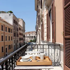 Santi Quattro Al Colosseo Bed and breakfast